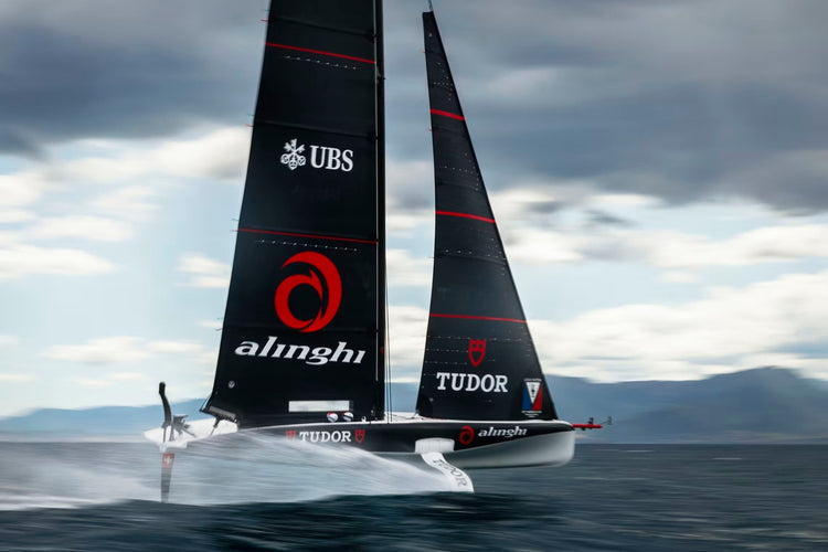 チューダー、TUDOR TEAM ALINGHIとともに第38回アメリカズカップへ水上復帰！